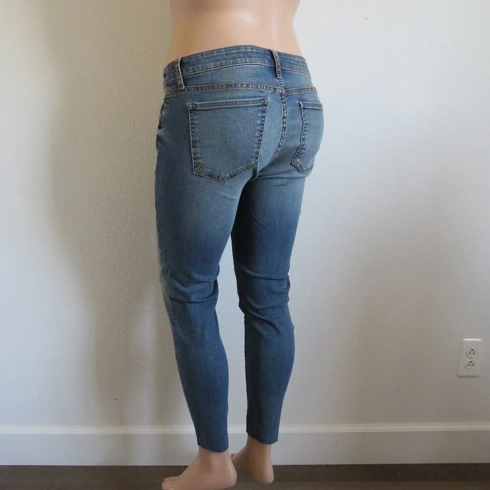 KUT from the KLOTH Jeans Women's Distressed Denim Skinny Plus Size 14W NWT - Picture 2 of 4